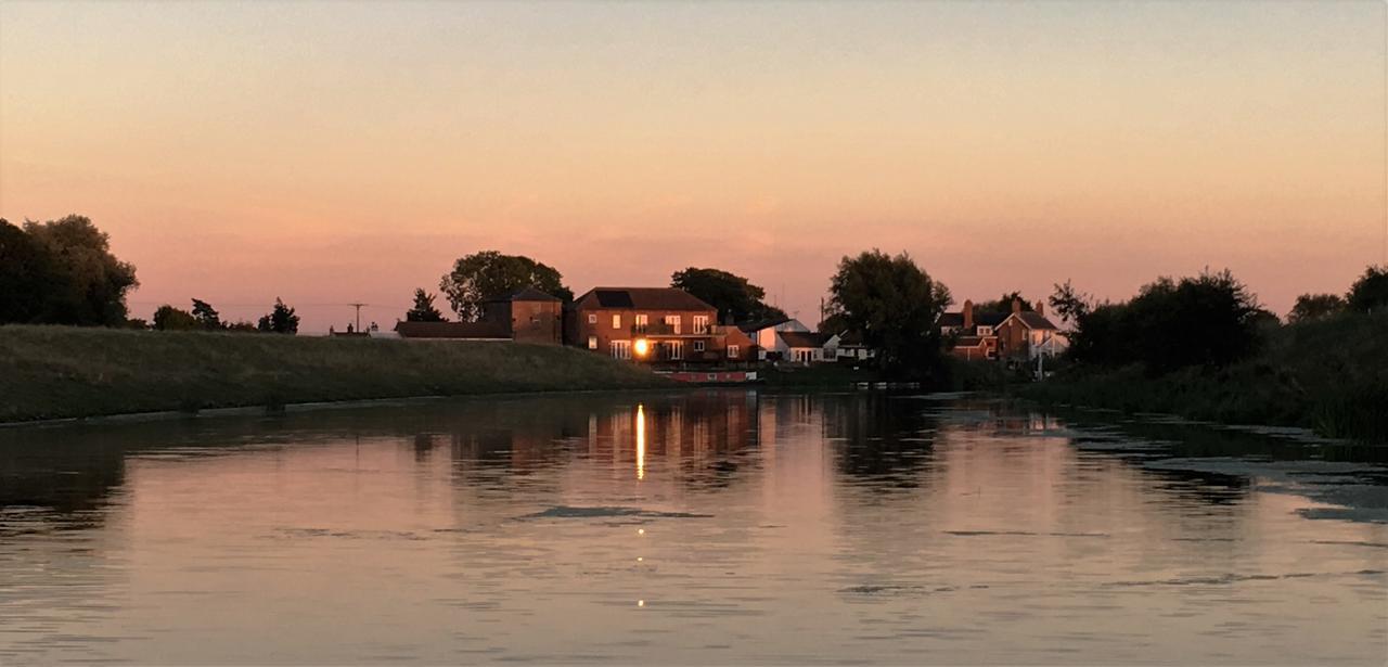 Waterside Escapes Apartment Dogdyke Bagian luar foto