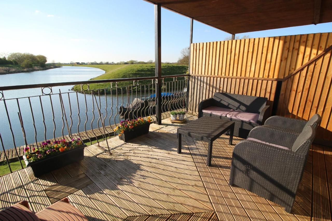 Waterside Escapes Apartment Dogdyke Bagian luar foto